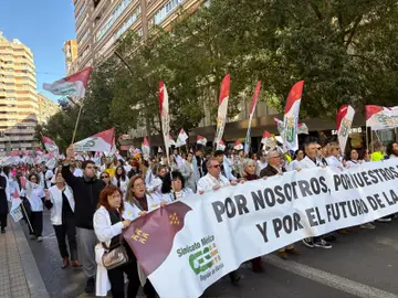 AMP.-Los médicos acaban la huelga con una manifestación y pidiendo a la CARM la adopción de "medidas necesarias" Manifestación de médicos durante la huelga por el Estatuto Marco REMITIDA / HANDOUT por CESM Fotografía remitida a medios de comunicación exclusivamente para ilustrar la noticia a la que hace referencia la imagen, y citando la procedencia de la imagen en la firma 20/02/2026