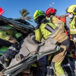Alicante.- El Parque de Bomberos de Elche acoge formación sobre cómo actuar ante rescates en accidentes de tráfico