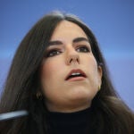 a portavoz del grupo parlamentario de Vox, Pepa Mill&aacute;n, durante una rueda de prensa en el Congreso de los Diputados