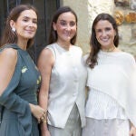Mar&iacute;a Pombo junto a sus hermanas Luc&iacute;a y Marta, adem&aacute;s de Gabriela Toral