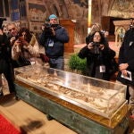 El cuerpo de San Francisco de As&iacute;s se exhibe al p&uacute;blico en As&iacute;s