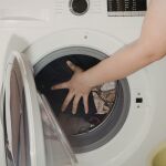 La costumbre que te cuesta hasta 300 euros al a&ntilde;o: "Esta es la peor hora para poner la lavadora si no quieres tirar el dinero"