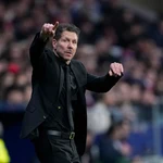 Simeone, en la banda del Metropolitano ante el Espanyol
