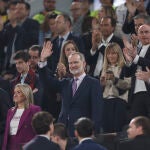 El Rey visita el Roig Arena antes de asistir a la final de la Copa del Rey