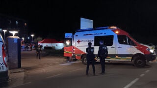 BADAJOZ (EXTREMADURA), 22/02/2026.- Un incendio declarado la tarde de este domingo en la residencia de personas mayores La Granadilla de Badajoz (Extremadura), ya extinguido, ha obligado a evacuar a usuarios del centro. El fuego se ha declarado sobre las siete de la tarde en la quinta planta del centro, al parecer por un cortocircuito, seg&uacute;n han informado a EFE fuentes de los bomberos y familiares de los residentes, y ha motivado al desalojo de esta planta y tambi&eacute;n de la sexta. EFE/ Jos&eacute; Lui...