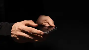 156.000 euros estafados a una mujer tras una relación virtual: el acusado se enfrenta ahora a tres años de cárcel 156.000 euros estafados a una mujer tras una relación virtual: el acusado se enfrenta ahora a tres años de cárcel