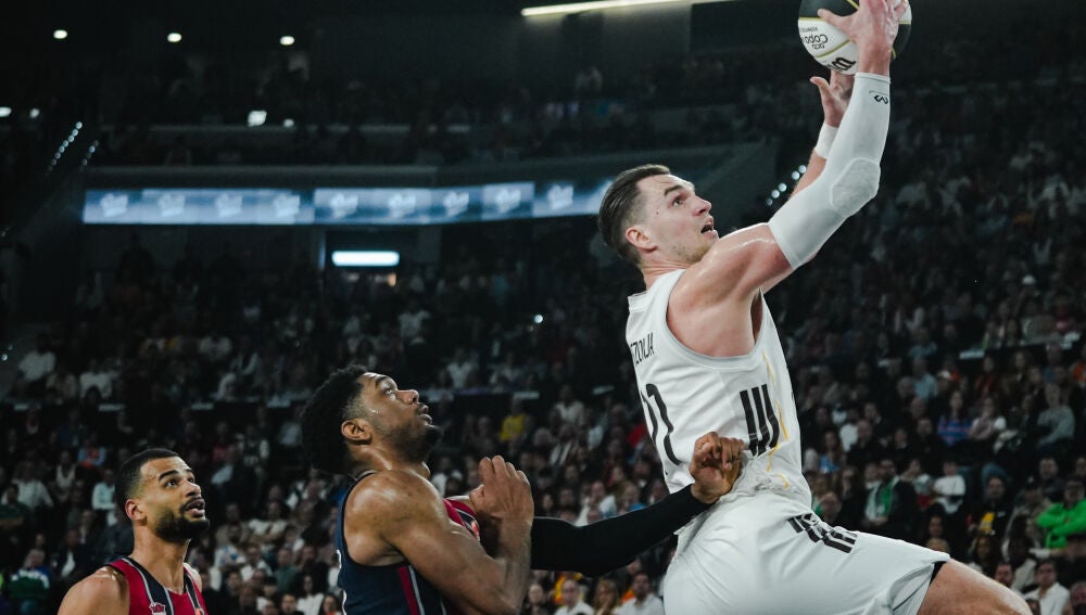 El Rey preside la final de la Copa de S.M. el Rey de baloncesto en Valencia