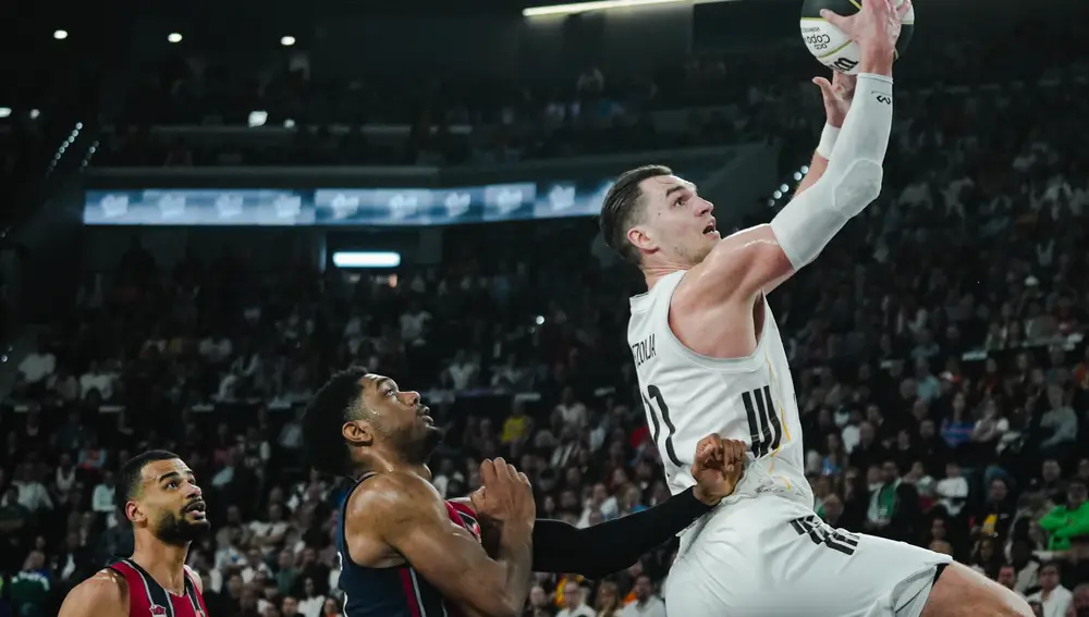 El Rey preside la final de la Copa de S.M. el Rey de baloncesto en Valencia