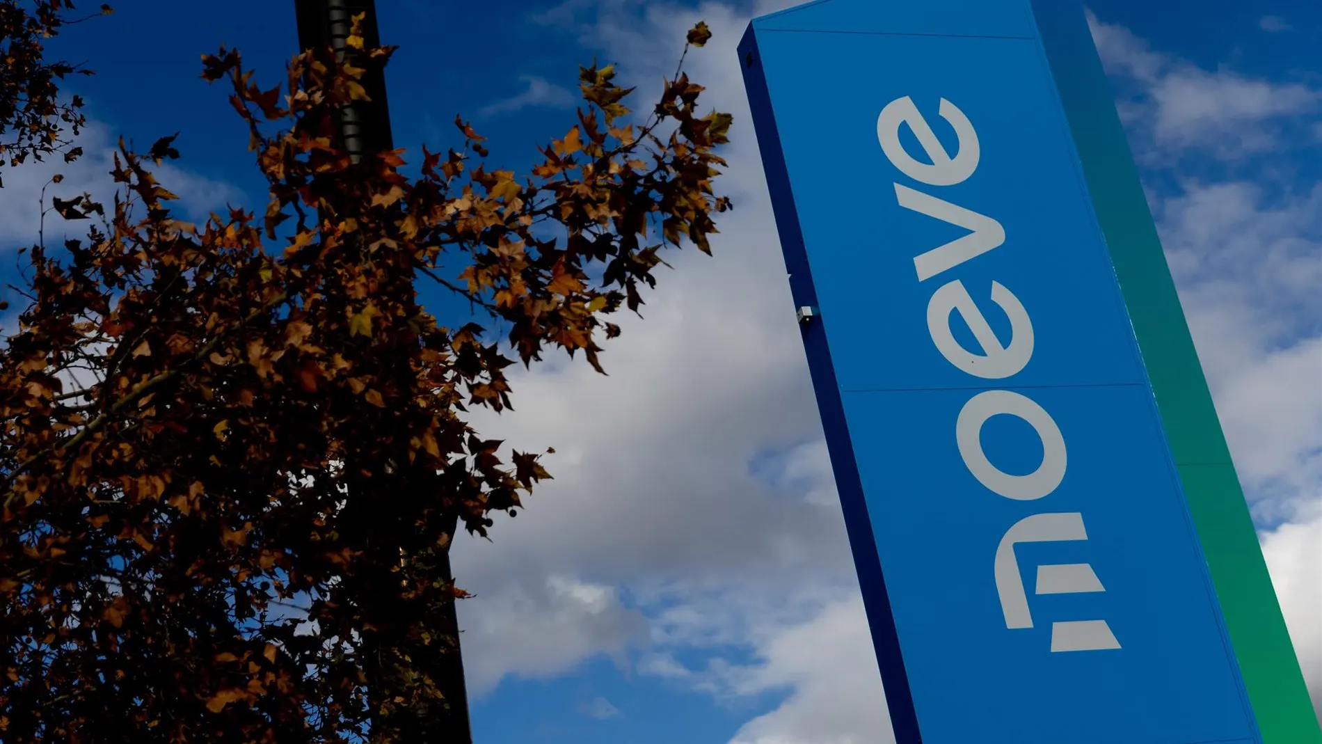 Economía.- Sánchez reafirma el compromiso con la transición ecológica tras mantener una videoconferencia con Moeve