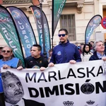 El sindicato JUPOL organiza una concentración frente al Ministerio del Interior.