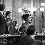 El teniente coronel de la Guardia Civil, Antonio Tejero, accede al Congreso de los Diputados durante la segunda votaci&oacute;n de investidura de Leopoldo Calvo Sotelo