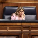 La vicepresidenta segunda y ministra de Trabajo y Economía Social, Yolanda Díaz, durante un acto en el Congreso de los Diputados, a 17 de febrero de 2026, en Madrid (España). Los Reyes presiden la conmemoración de los 47 años de vigencia de la Carta Magna en la semana en la que el texto de 1978 superará en longevidad a la Constitución de 1876, convirtiéndose en la Norma Fundamental más duradera de la historia de España.