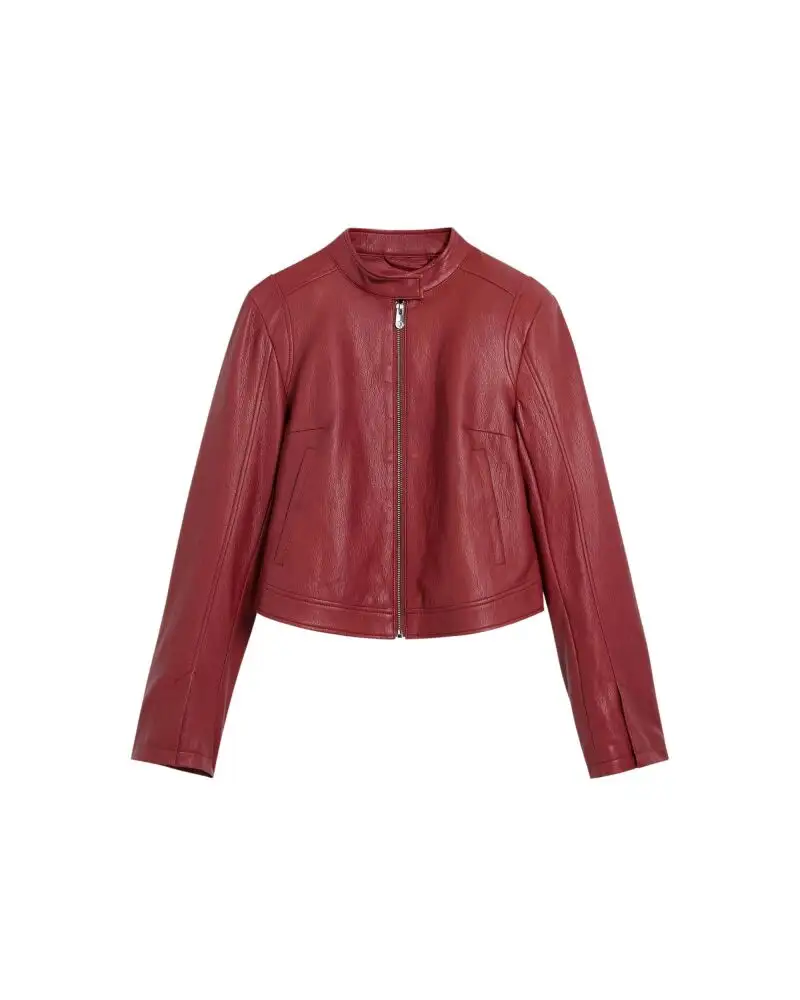 Cazadora de efecto cuero.