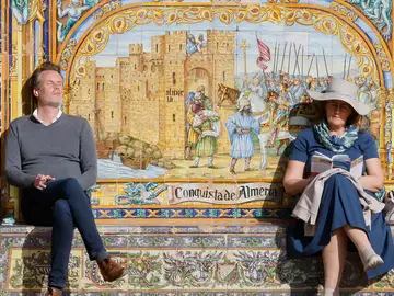 Turistas disfrutan del buen tiempo en Sevilla Turistas disfrutan del buen tiempo en Sevilla