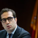 El ministro de Economía, Comercio y Empresa, Carlos Cuerpo, comparece en la comisión correspondiente del Senado