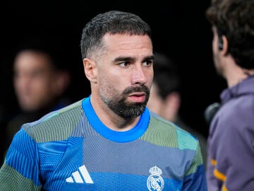 Daniel Carvajal of Real Madrid CF looks on during the UEFA Champions League 2025/26 KO play-offs Second Leg match between Real Madrid and SL Benfica at Bernabeu stadium on February 25, 2026, in Madrid, Spain. AFP7 25/02/2026 ONLY FOR USE IN SPAIN