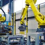 Robot &aacute;gil de l&iacute;neas en la f&aacute;brica de Burgos de L&acute;Or&eacute;al 