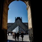 Louvre president Laurence des Cars resigns