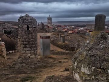 Bodegas centenarias en la localidad palentina de Due&ntilde;as