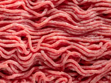 El error que suelen cometer muchas personas al comprar carne picada, según un carnicero El error que suelen cometer muchas personas al comprar carne picada, según un carnicero