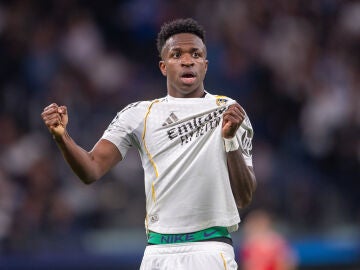 25 February 2026, Spain, Madrid: Real Madrid's Vinicius Junior celebrates scoring his side's second goal during the UEFA Champions League Knockout Play-off Second Leg soccer match between Real Madrid CF and SL Benfica at Estadio Santiago Bernabeu. Photo: Miguel Lemos/ZUMA Press Wire/dpa25/02/2026 ONLY FOR USE IN SPAIN