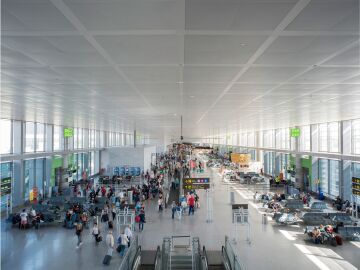 Vista general de la zona de embarques de la Terminal 3 del Aeropuerto de M&aacute;laga-Costa del Sol.
