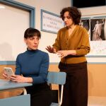 Eva Rufa (izda.) y Mar&iacute;a Morales, en 'El nudo gordiano'