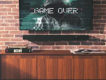 La Klipsch Flexus Core 200 es una barra de categoria premium a mitad de precio que una Sonos Klipsch Flexus Core 200 colgada en pared