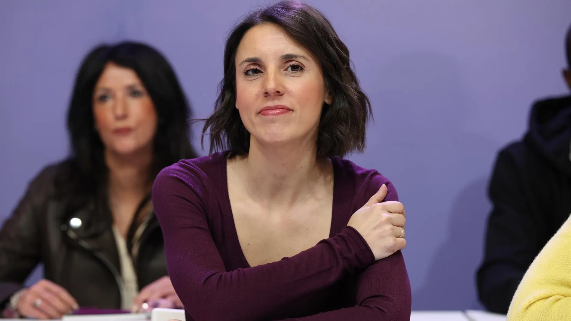 Irene Montero asocia la retirada de Díaz a "problemas internos de Sumar" y defiende "liderazgos fuertes" en la izquierda