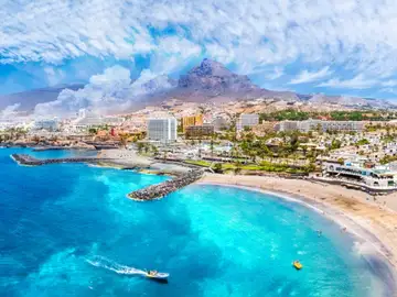 Este rincón bañado por el sol alcanza 22 °C en marzo y cada vez más británicos compran casa allí Costa Adeje, Tenerife