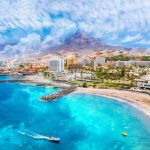 Este rinc&oacute;n ba&ntilde;ado por el sol alcanza 22 &deg;C en marzo y cada vez m&aacute;s brit&aacute;nicos compran casa all&iacute;