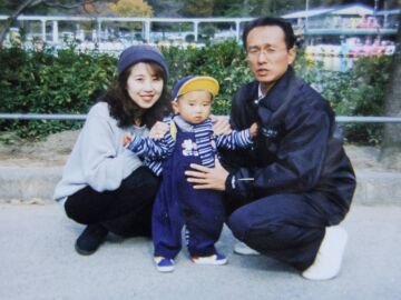 Namiko Takaba junto a su hijo Kohei Takaba y su marido Satoru Takaba