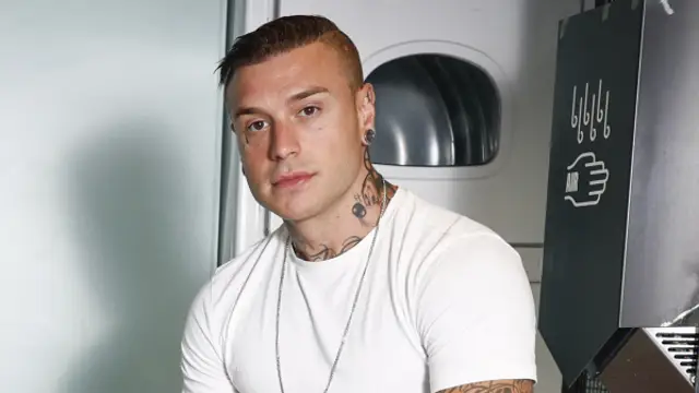 Adrián Rodríguez Adrián Rodríguez