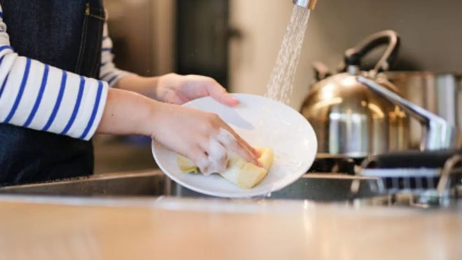 El lavavajillas inteligente que cabe en tu encimera y cuesta mucho menos de lo que imaginas