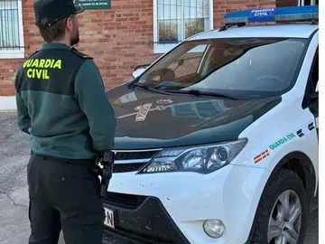 La Guardia Civil investiga al propietario de un perro que iba suelto y atacó a dos mujeres. La Guardia Civil investiga al propietario de un perro que iba suelto y atacó a dos mujeres. REMITIDA / HANDOUT por SUB GBANO EN VALLADOLID Fotografía remitida a medios de comunicación exclusivamente para ilustrar la noticia a la que hace referencia la imagen, y citando la procedencia de la imagen en la firma 26/02/2026
