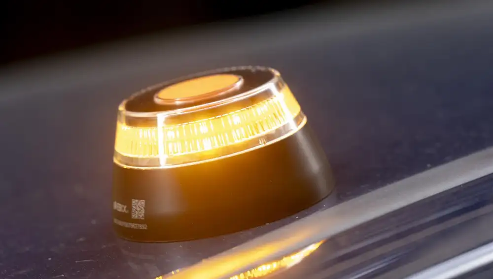 UE.-Bruselas descarta que la baliza V16 vulnere el derecho de la UE y defiende la competencia nacional en seguridad vial