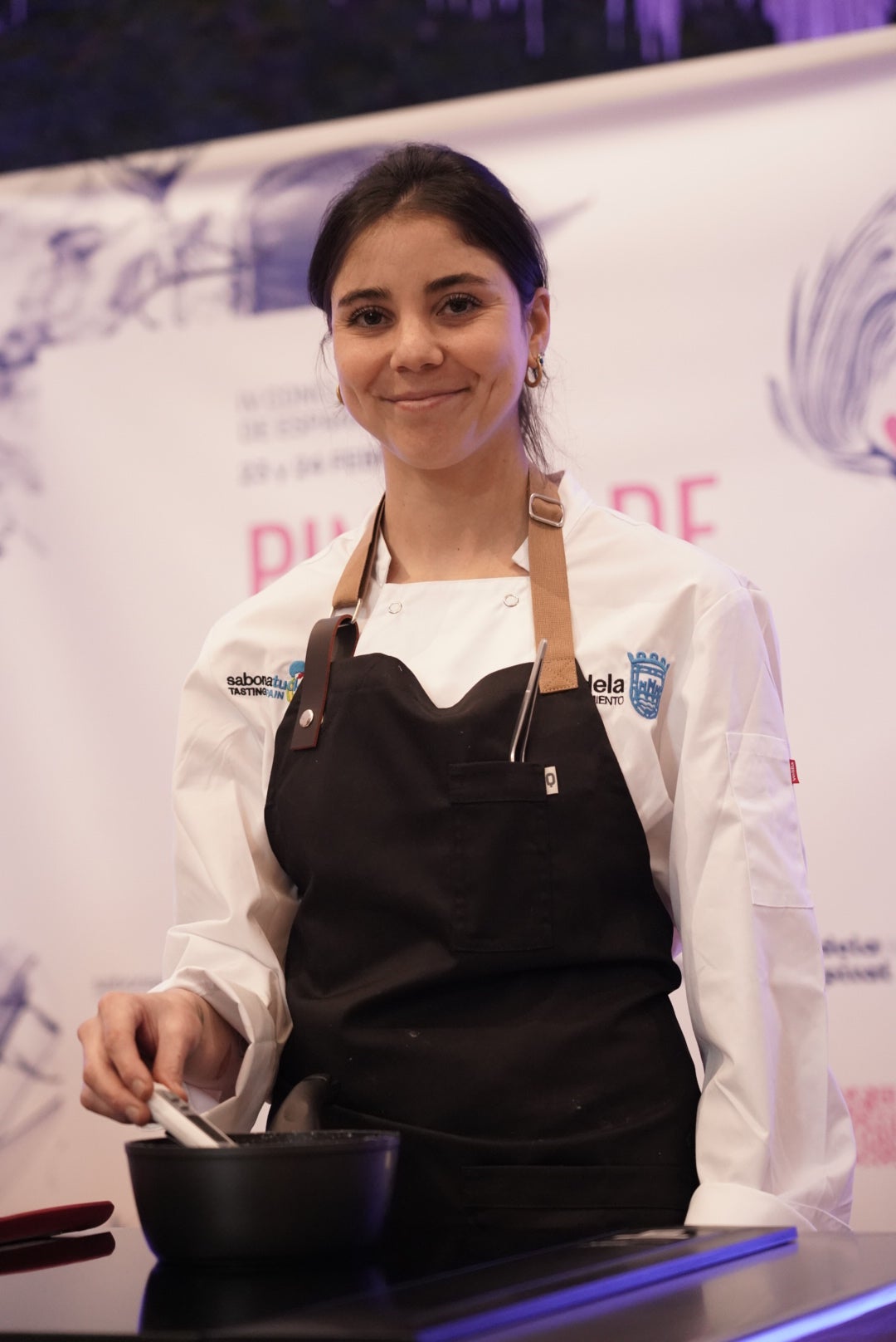 Cristina Massuh se alza con la victoria en el IV Concurso de España de Pincho de Verdura de Tudela. Cristina Massuh se alza con la victoria en el IV Concurso de España de Pincho de Verdura de Tudela.