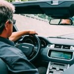 La prohibici&oacute;n que plantea la DGT tras implantar la baliza V16: aumentar&aacute;n las multas a los conductores espa&ntilde;oles