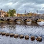 Puente a la entrada de la bella localidad soriana de Salduero