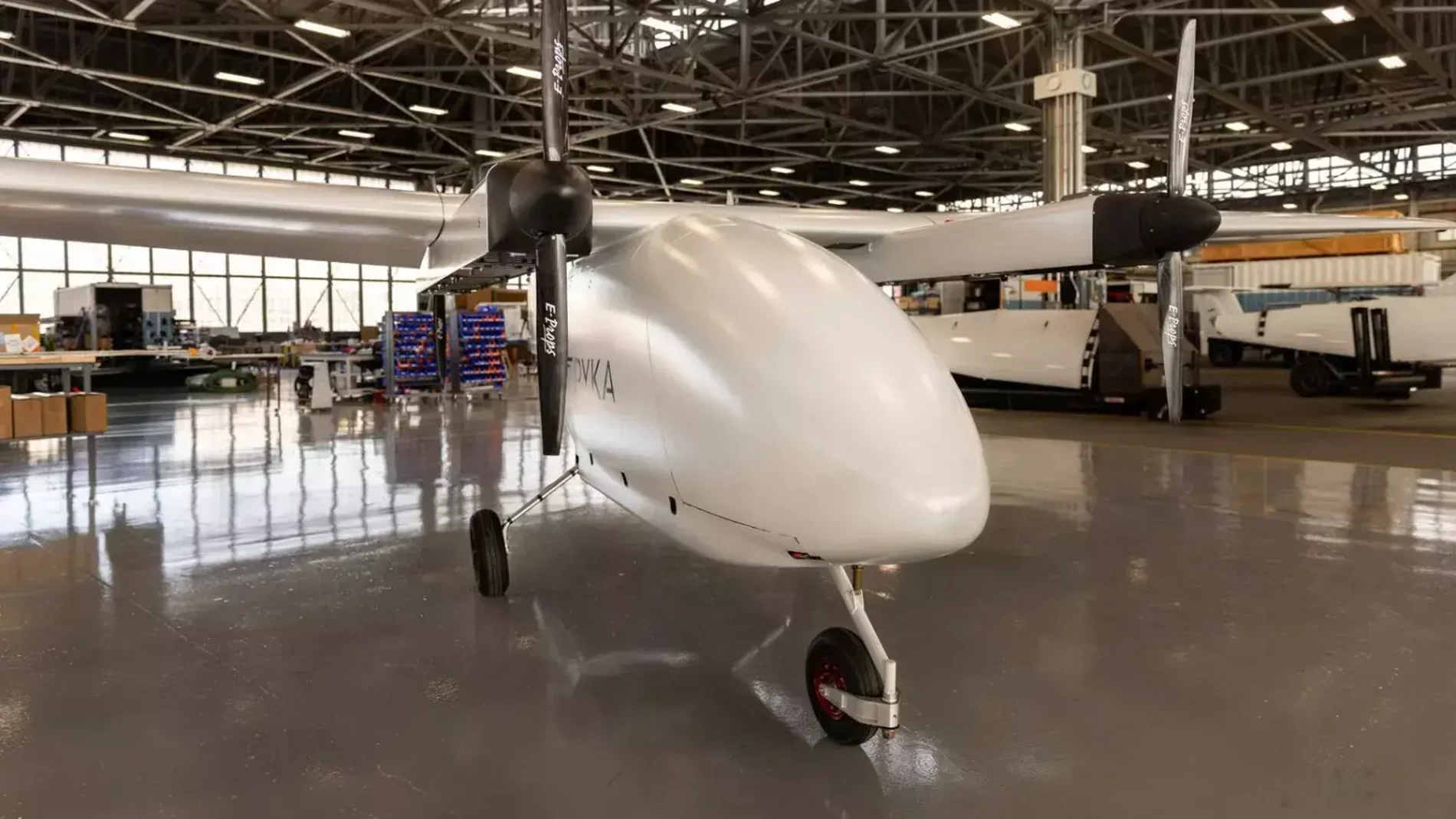 El dron gigante que llevará suministros al frente sin piloto
