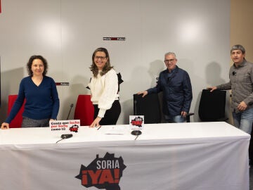 &Aacute;ngel Ce&ntilde;a, n&uacute;mero uno de la formaci&oacute;n, junto a (I s D) Conchi &Aacute;lvarez, n&uacute;mero 6 en la lista, Inmaculada Ramos, n&uacute;mero dos y Juan Antonio Palomar, n&uacute;mero 3