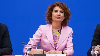 María Jesús Montero se reúnen con organizaciones agrarias andaluzas por los daños del temporal (Sevilla) La vicepresidenta primera y ministra de Hacienda, María Jesús Montero preside la reunión con las organizaciones agrarias. A 27 de febrero de 2026 en Sevilla, Andalucía (España). La vicepresidenta primera y ministra de Hacienda, María Jesús Montero, mantiene una reunión en la Delegación del Gobierno en Andalucía (Sevilla) con organizaciones agrarias, cooperativas, Fademur, Ceres, UGT y CCOO para evaluar los graves daños causados por las recientes borrascas en el sector primario andaluz. 27 FE...