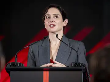 MADRID.-VÍDEO: Ayuso asegura que el pueblo español "quiere" al Rey emérito y cree que la Casa Real sabrá "hacer lo mejor" MADRID.-VÍDEO: Ayuso asegura que el pueblo español "quiere" al Rey emérito y cree que la Casa Real sabrá "hacer lo mejor"