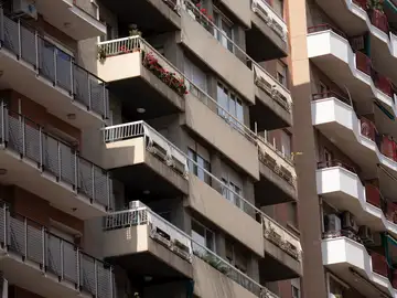 Detenida una mujer por estafar con pisos turísticos que ofrecía como viviendas de alquiler de larga estancia Detenida una mujer por estafar con pisos turísticos que ofrecía como viviendas de alquiler de larga estancia