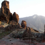 M&aacute;s de 3.300 terremotos en ocho d&iacute;as bajo el Teide: "La actividad volc&aacute;nica contin&uacute;a en aumento"