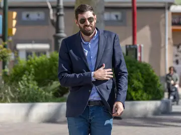 Declaraciones de José Ángel Antelo MOLINA DE SEGURA, (MURCIA), 27/02/2026.- El exvicepresidente del Gobierno de Murcia José Ángel Antelo, este viernes en Molina de Segura (Murcia). A última hora de ayer el Comité Ejecutivo Provincial (CEP) de Vox en la Región de Murcia dimitió en pleno por un "profundo desacuerdo" con su gestión y "para dejar las riendas del partido en la región en manos de la dirección nacional". EFE/Marcial Guillén