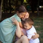 La psicolog&iacute;a explica c&oacute;mo cambia el cerebro de las madres tras el nacimiento de su segundo hijo