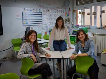 Padres de alumnos del CEIP Carmen Hern&aacute;ndez Guarch de Tres Cantos (Madrid) intentan adoptar medidas similares a las practicadas en el IES Jorge Manrique de Tres Cantos que ya cuenta con unas taquillas especiales destinadas a que los alumnos guarden sus m&oacute;viles. &copy; Alberto R. Rold&aacute;n / Diario La Raz&oacute;n27 02 2026
