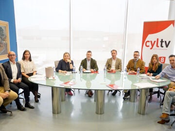 Reuni&oacute;n para realizar el sorteo de las intervenciones y comparecencias en el debate electoral del martes 10 de marzo que se emitir&aacute; a trav&eacute;s de RTVCyL
