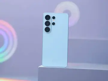 El nuevo Galaxy S26 está disponible en múltiples colores Samsung Galaxy S26 azul